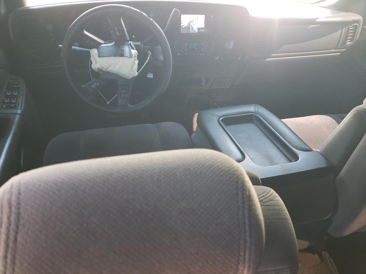 2006 GMC Sierra - Image 8