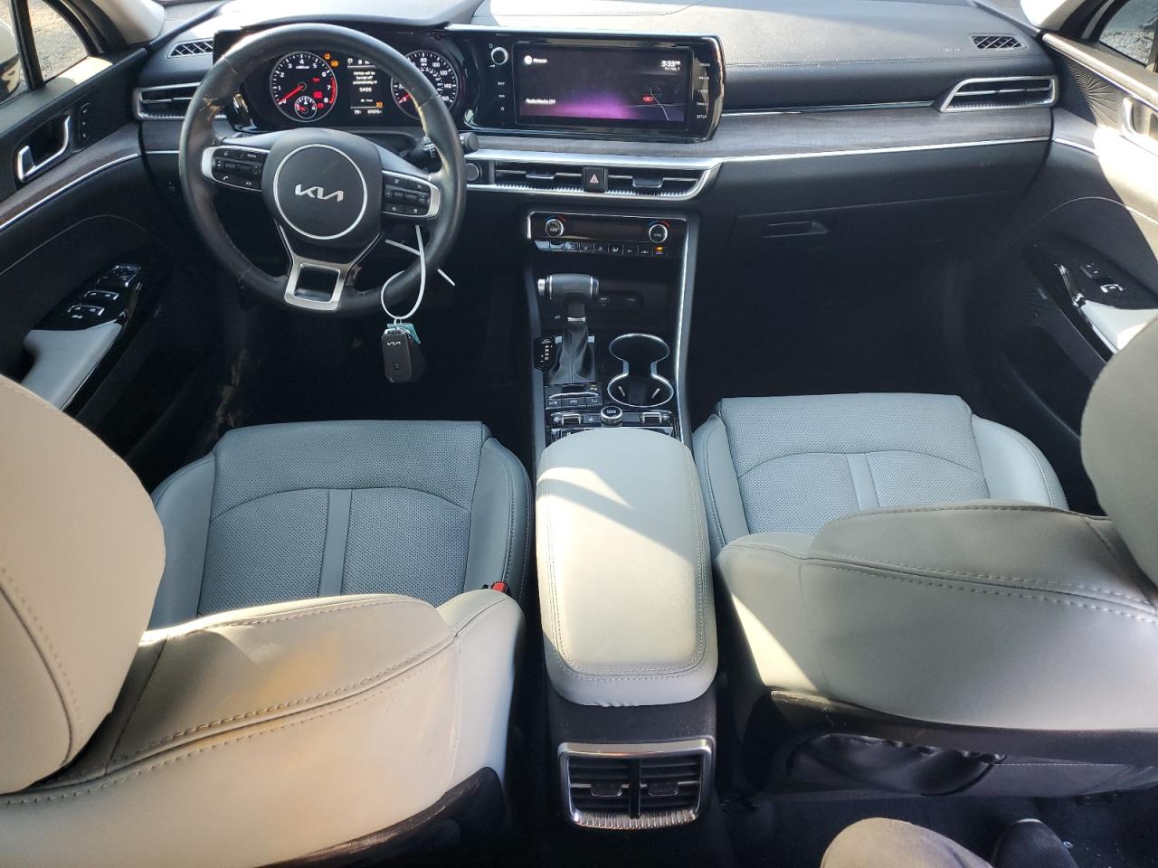 2022 Kia K5 - Image 8