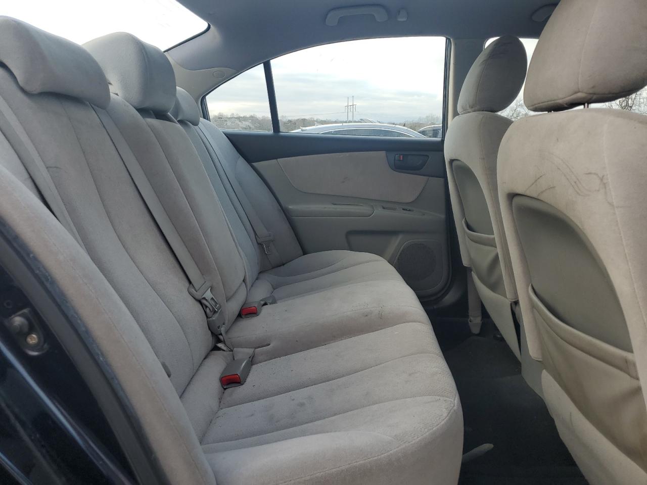 2010 Kia Optima - Image 10