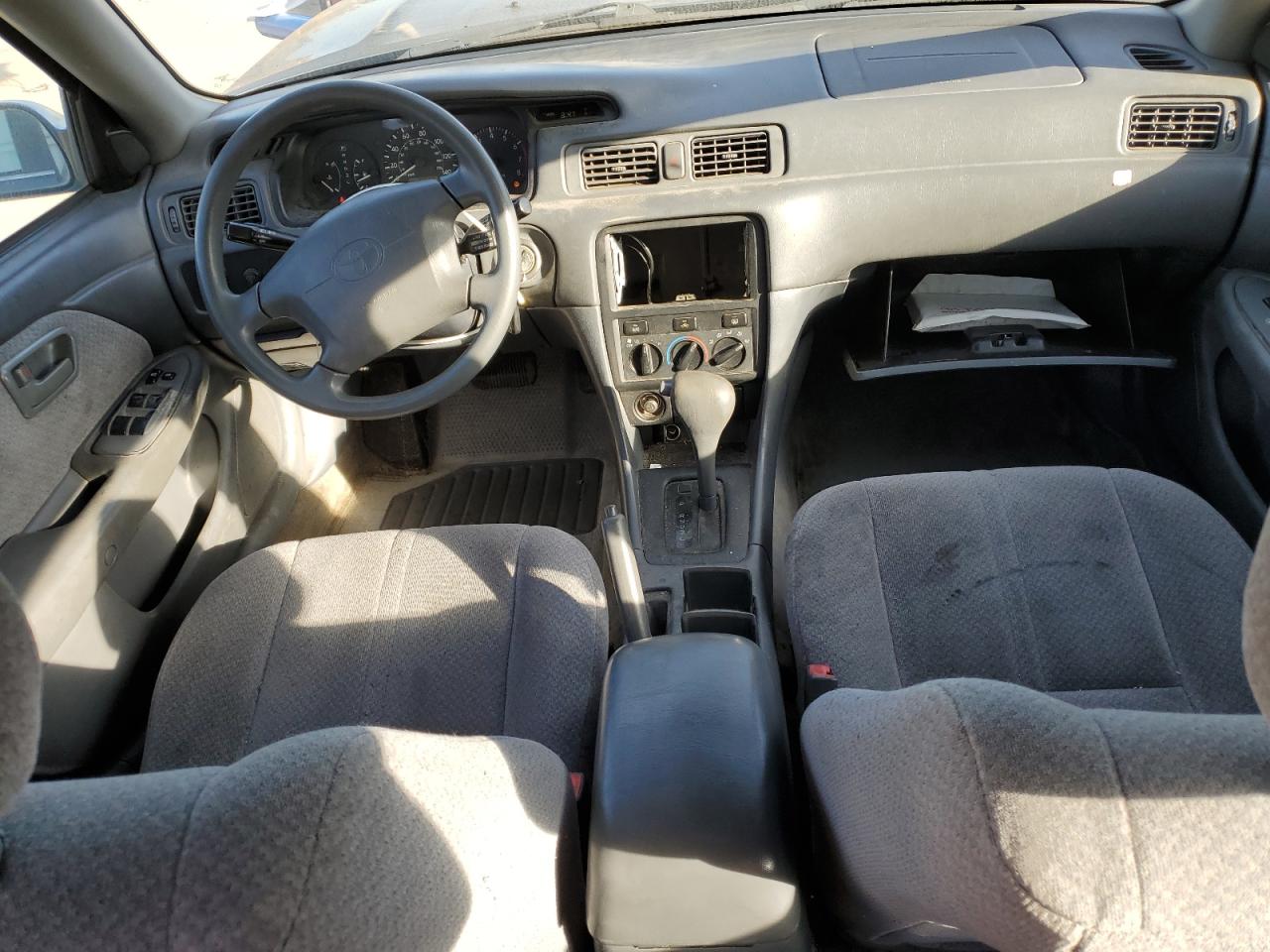 2001 Toyota Camry - Image 8