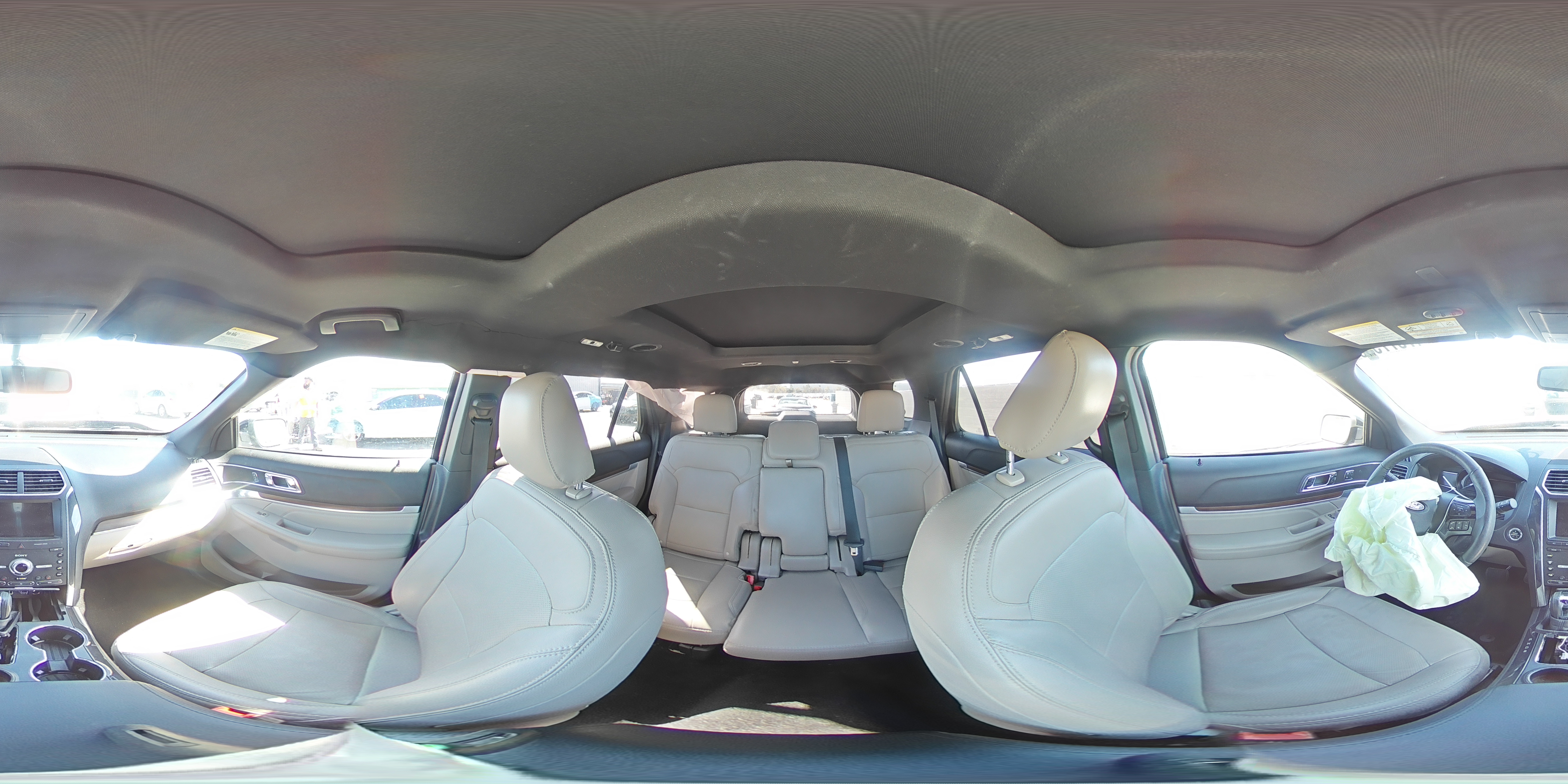 2019 Ford Explorer - Image 16