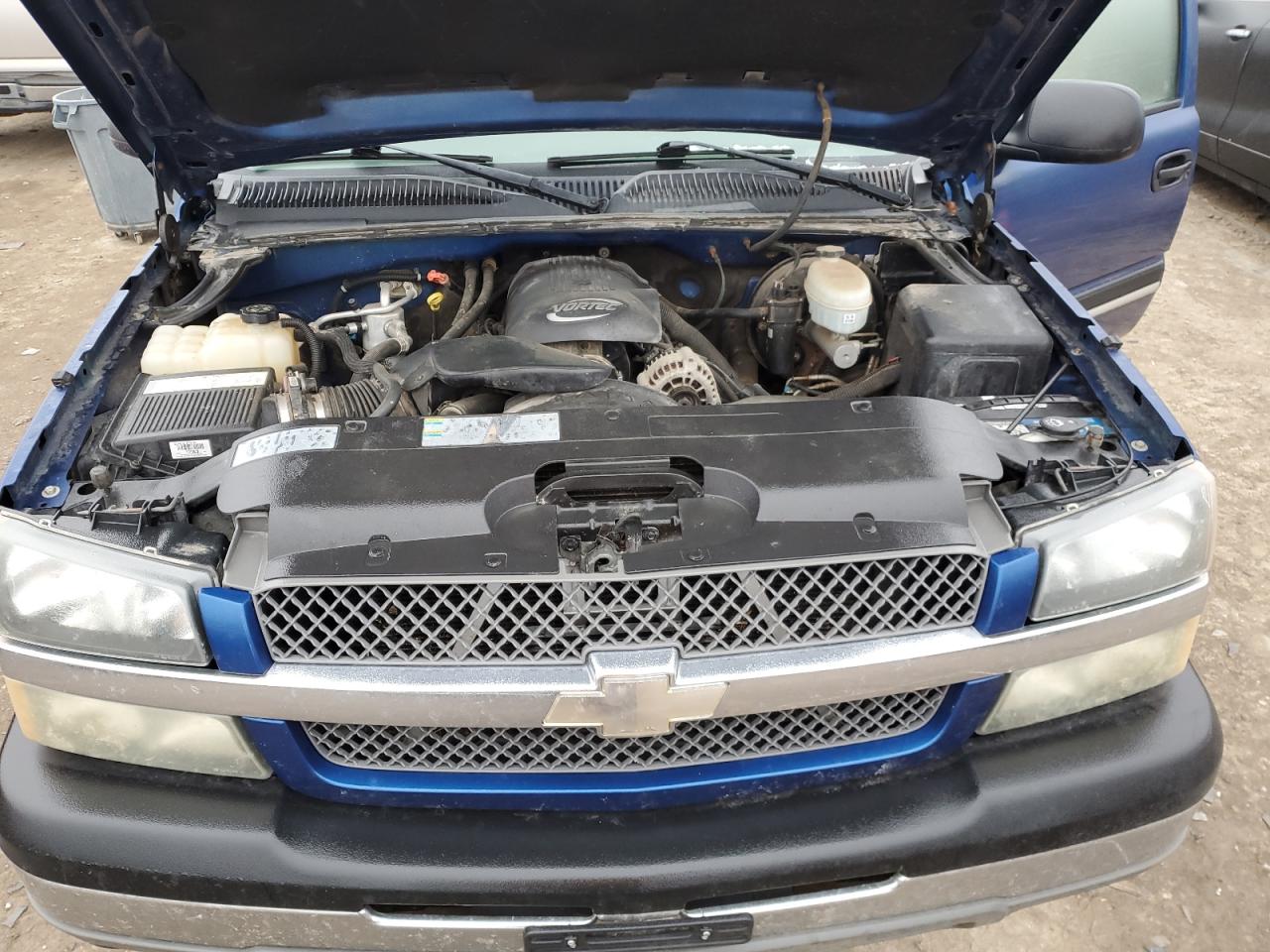 2004 Chevrolet Silverado - Image 11