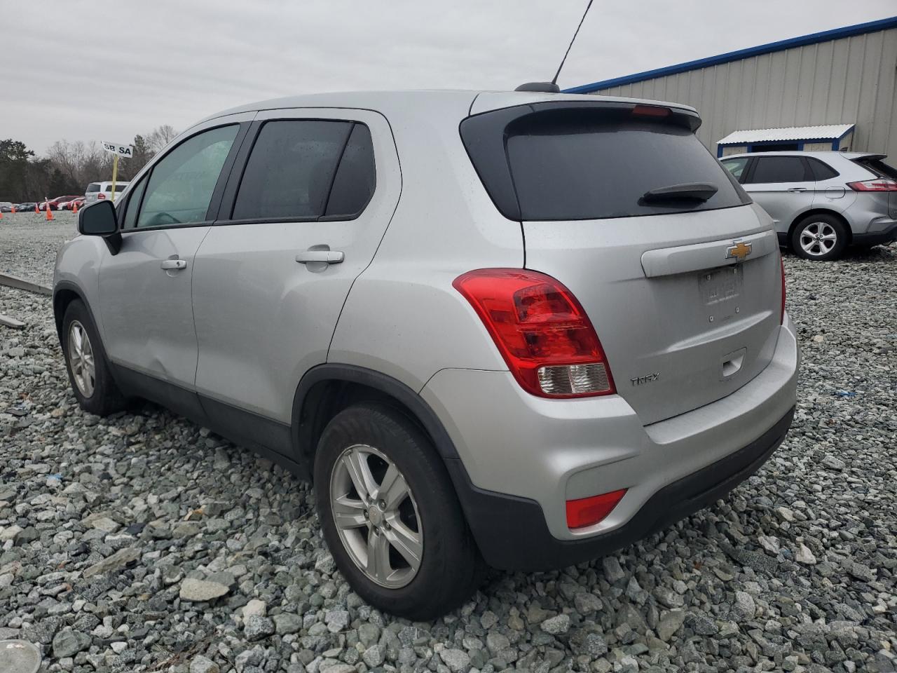 2022 Chevrolet Trax - Image 2