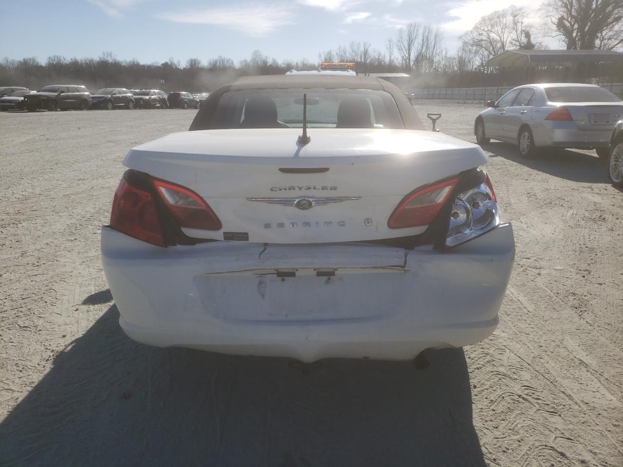 2010 Chrysler Sebring - Image 6