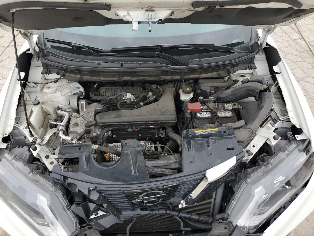 2017 Nissan Rogue - Image 12