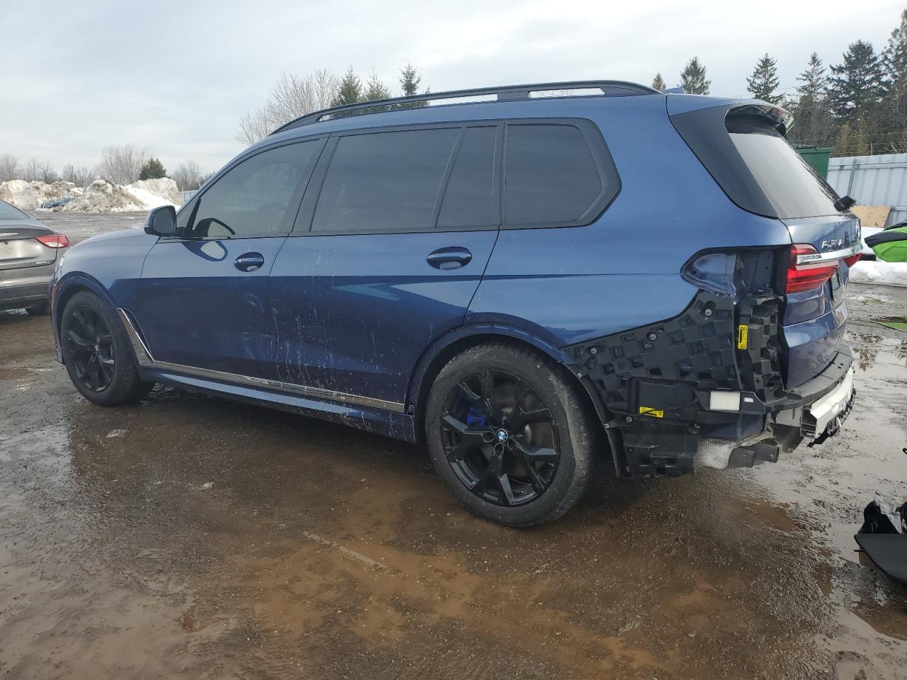 2021 BMW X7 - Image 2