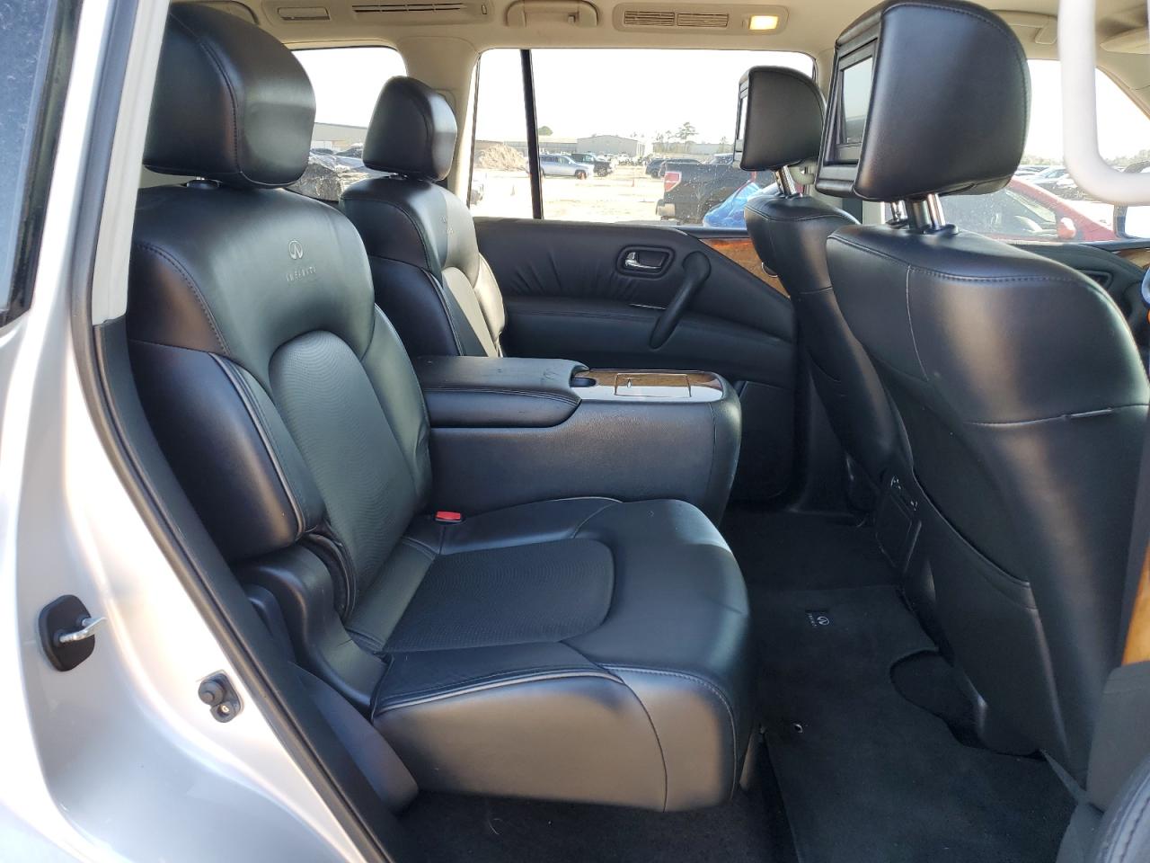 2011 Infiniti QX56 - Image 11