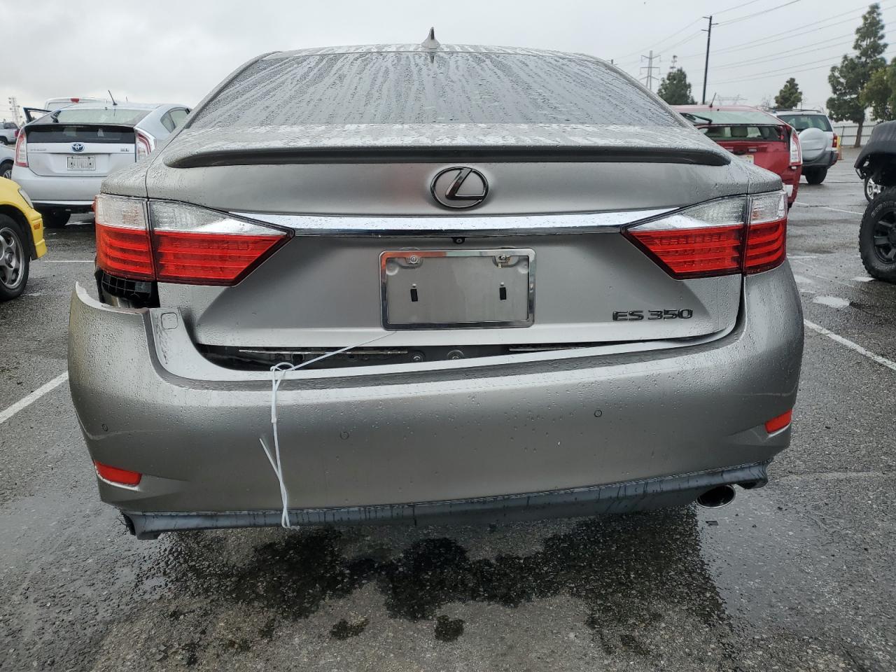2015 Lexus ES - Image 6