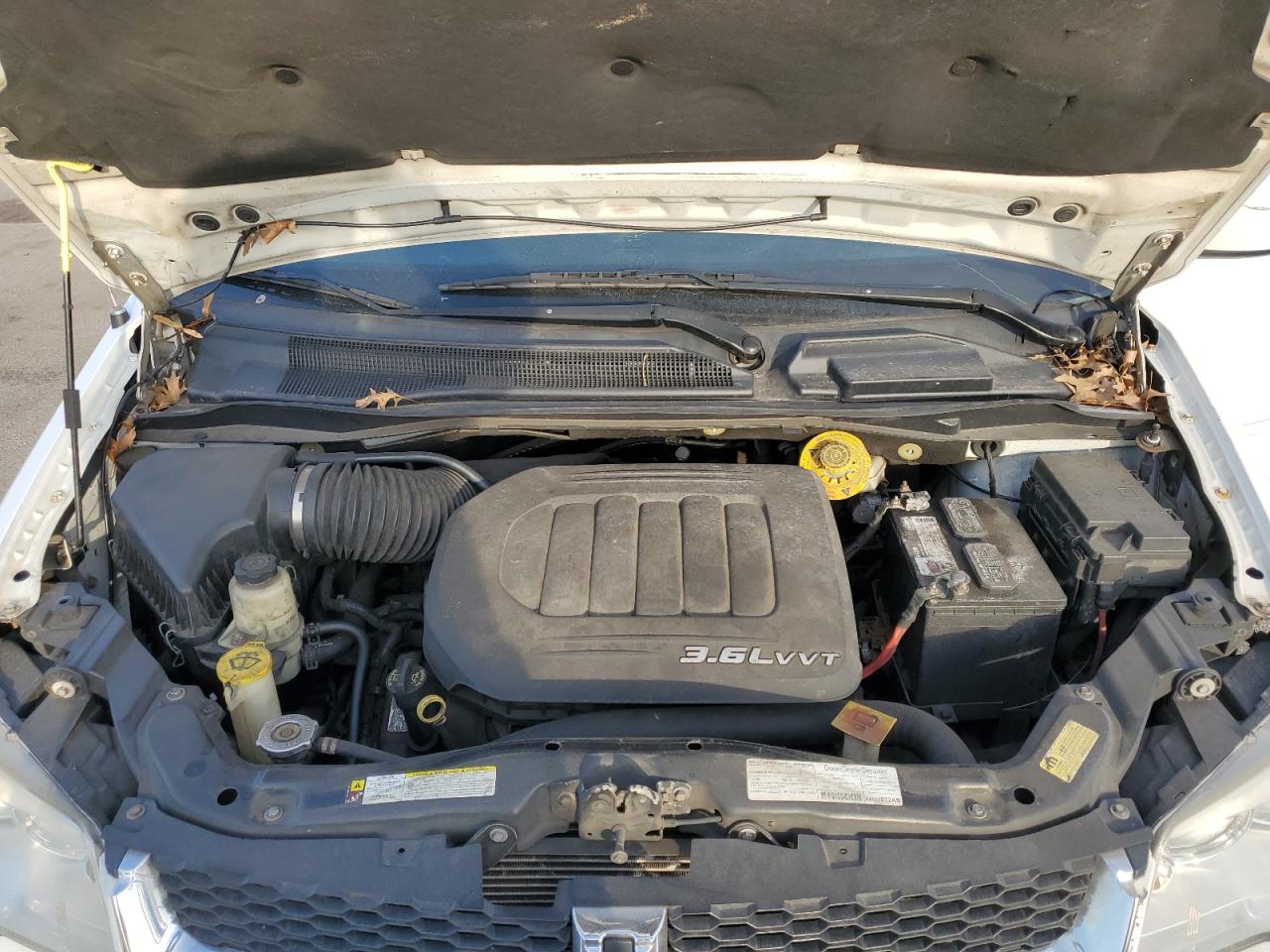 2017 Dodge Caravan - Image 12