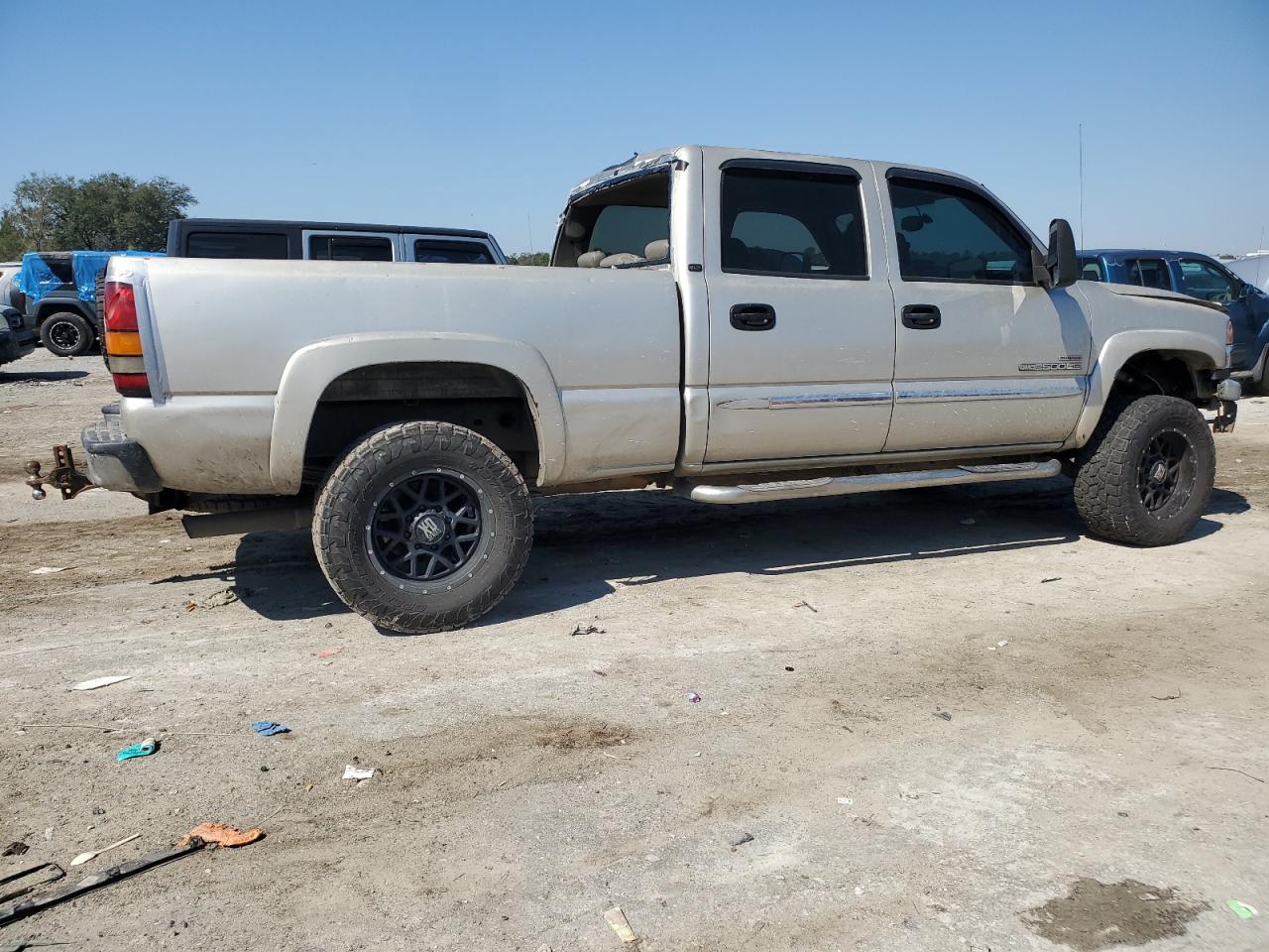 2004 GMC Sierra - Image 3