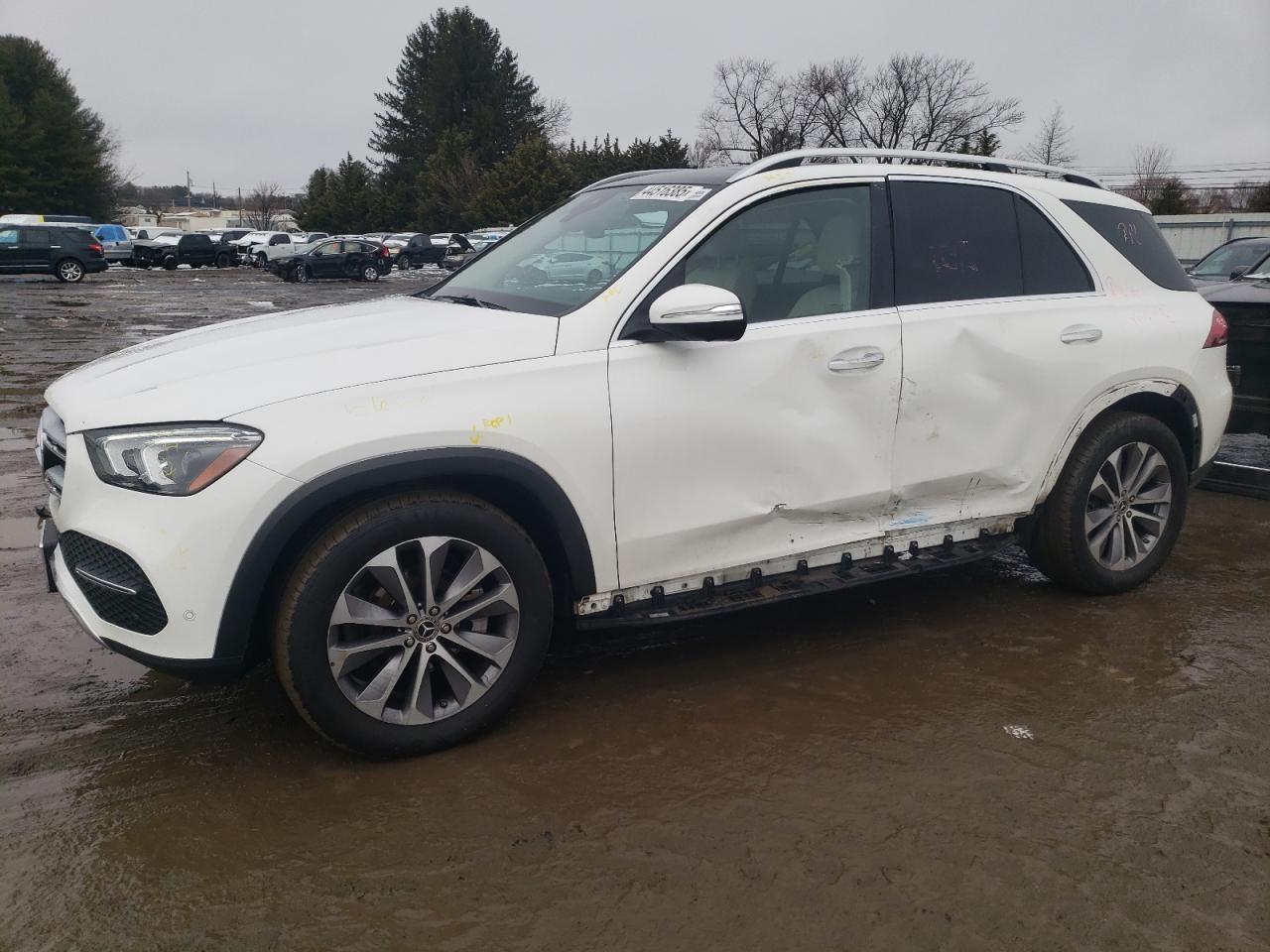 2022 Mercedes-Benz GLE - Image 1