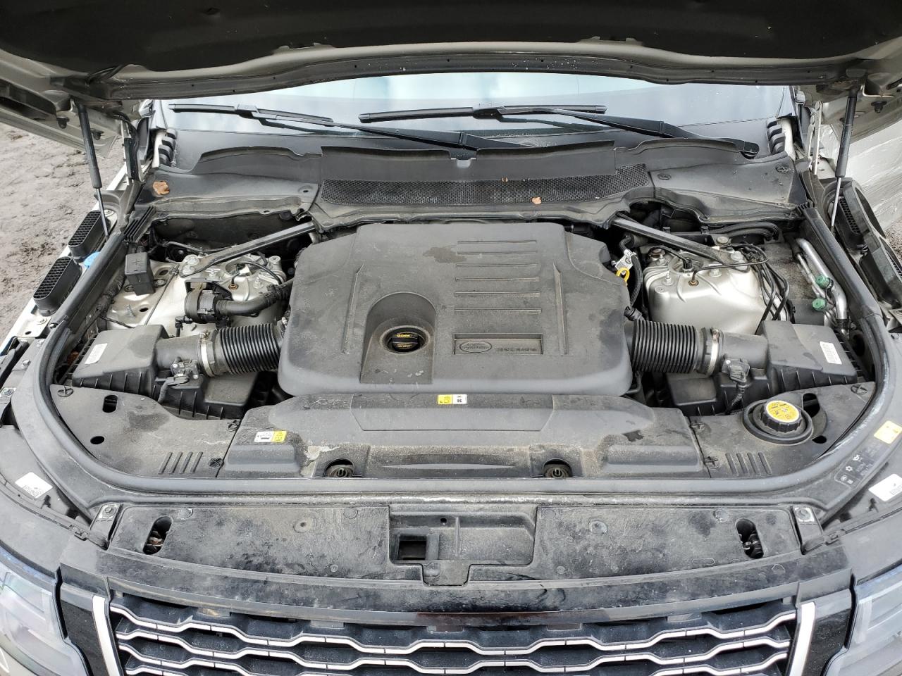 2020 Land Rover Range Rover - Image 12