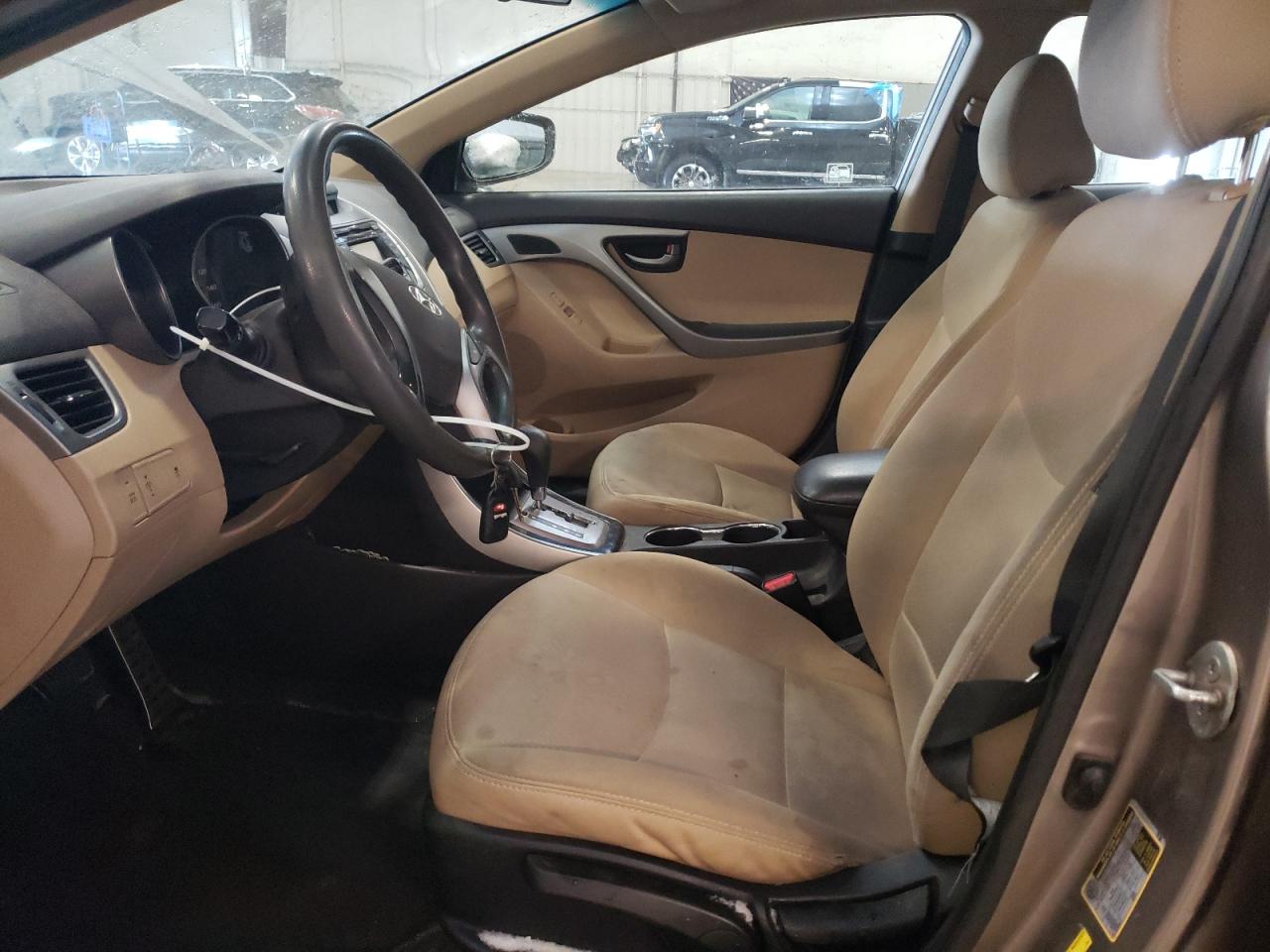 2013 Hyundai Elantra - Image 7