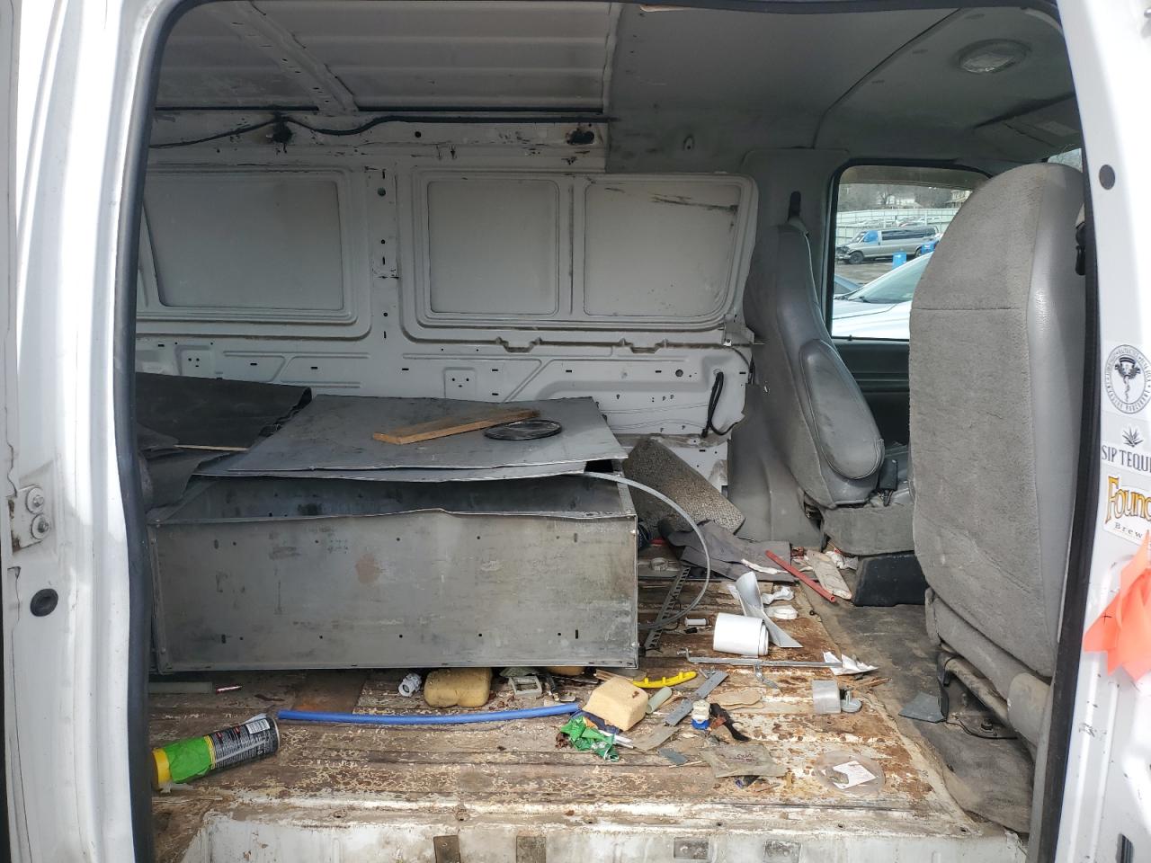 2005 Ford Econoline - Image 11