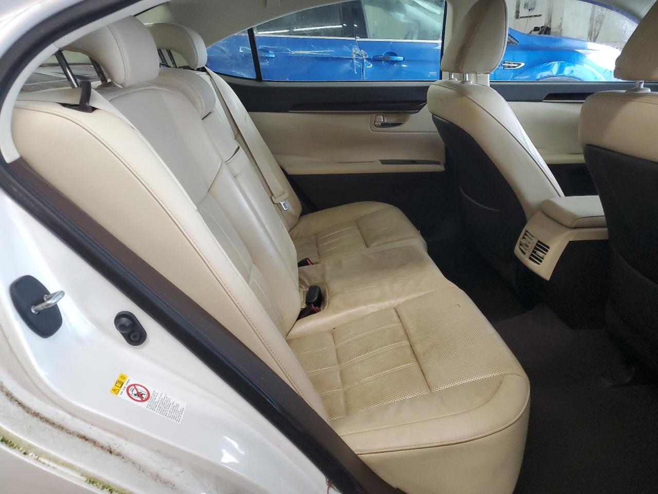 2016 Lexus ES - Image 10