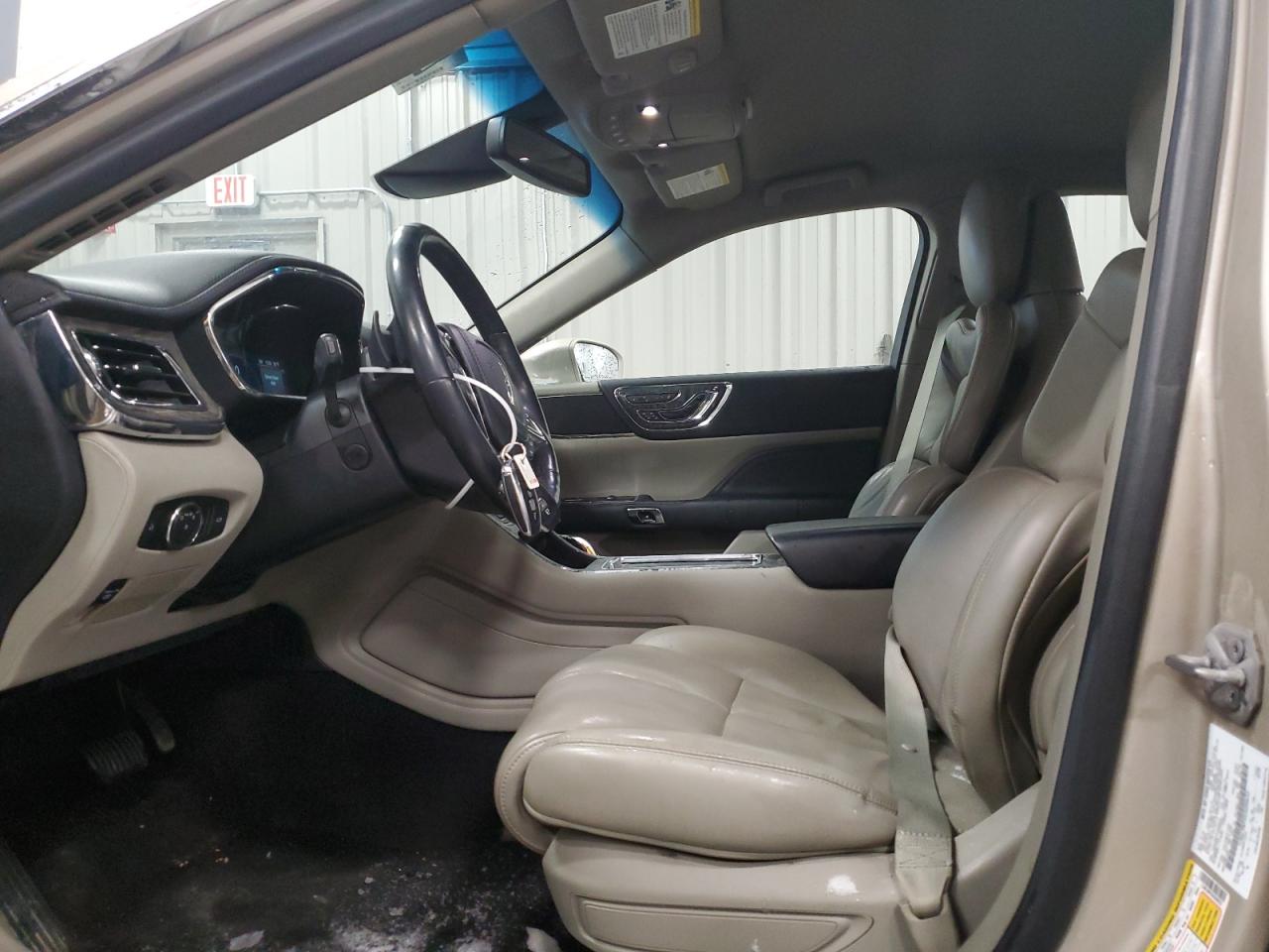 2017 Lincoln Continental - Image 7