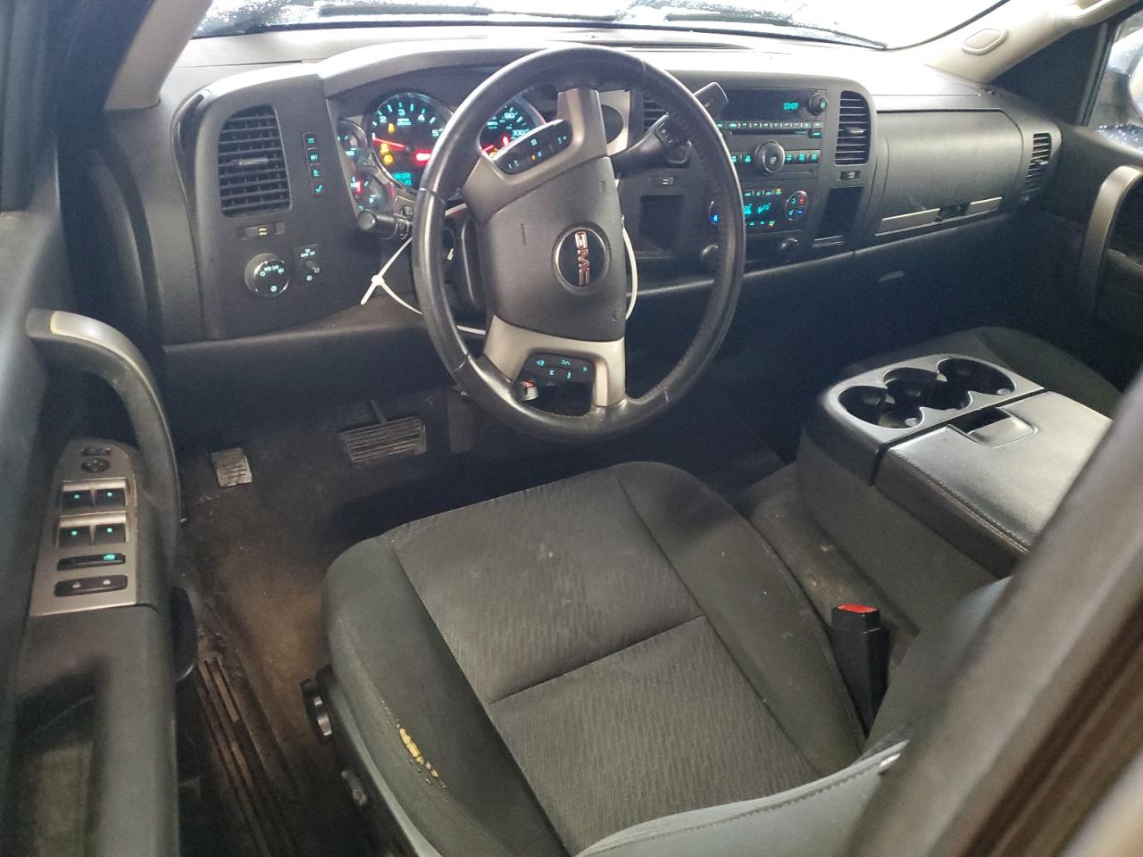 2013 GMC Sierra - Image 8