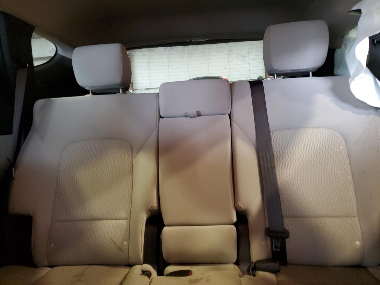 2018 Hyundai Santa Fe - Image 10