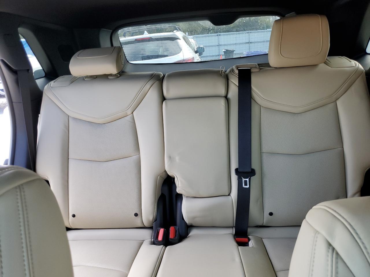 2017 Cadillac XT5 - Image 10