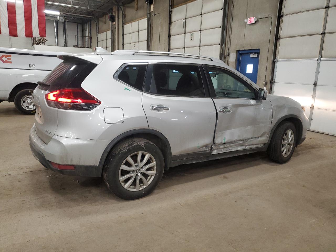 2018 Nissan Rogue - Image 3
