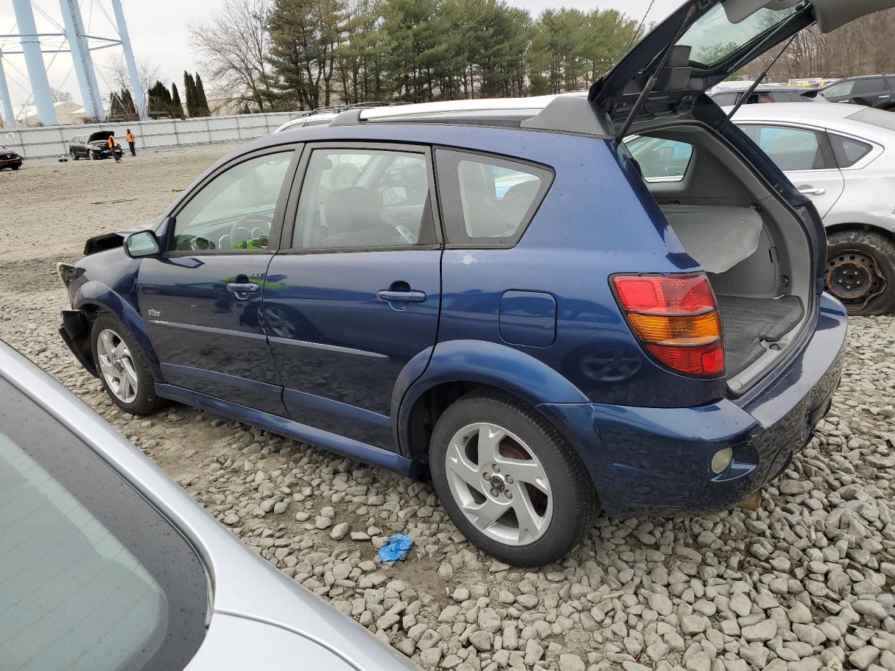 2006 Pontiac Vibe - Image 2