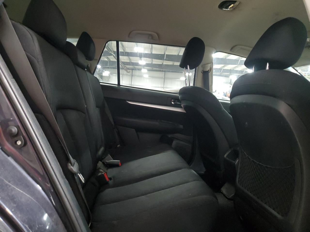 2010 Subaru Outback - Image 11