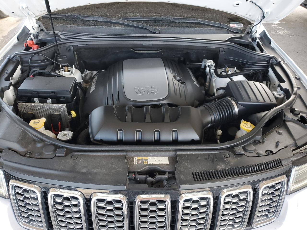 2017 Jeep Grand Cherokee - Image 12