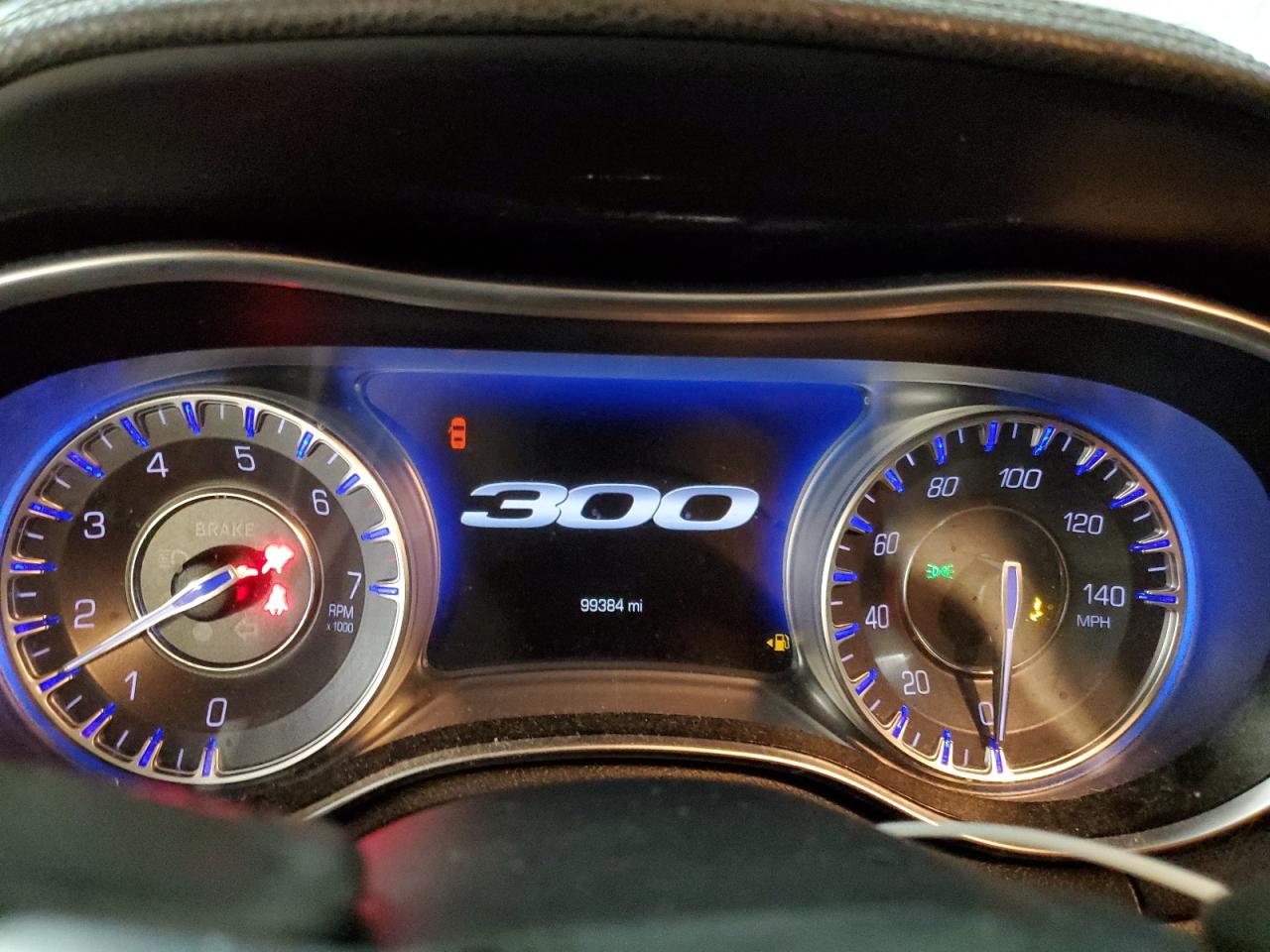 2019 Chrysler 300 - Image 9