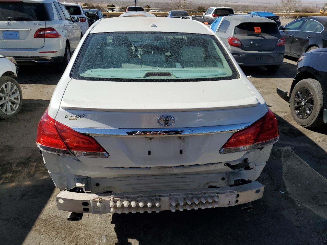 2012 Toyota Avalon - Image 6