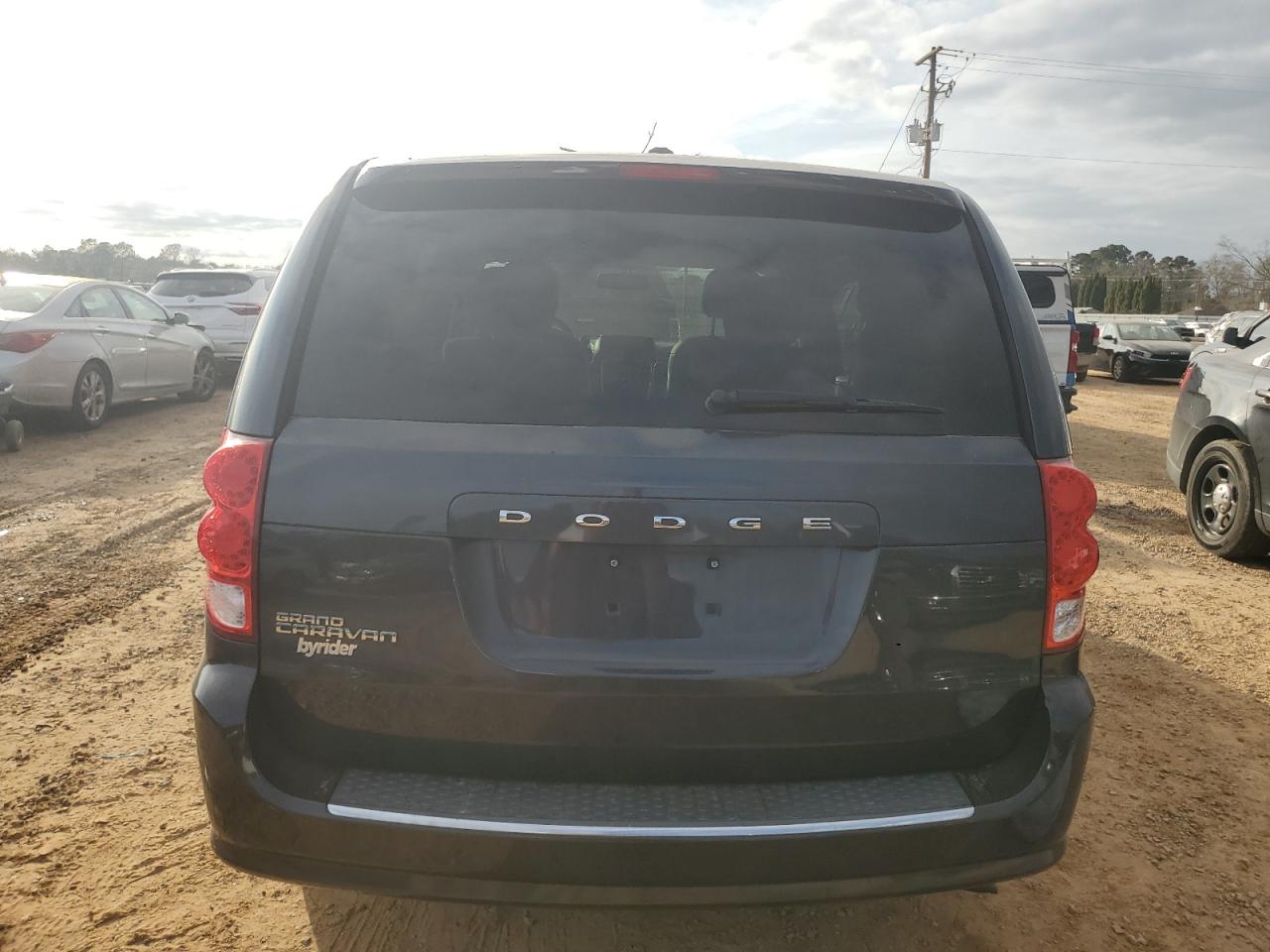 2014 Dodge Caravan - Image 6