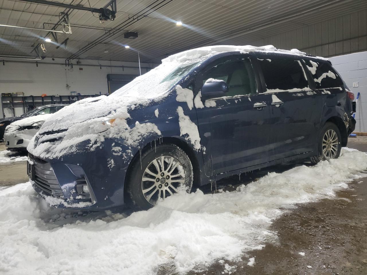 2018 Toyota Sienna - Image 1