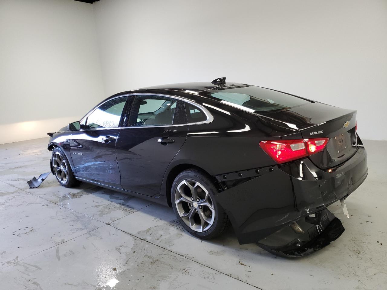 2023 Chevrolet Malibu - Image 2