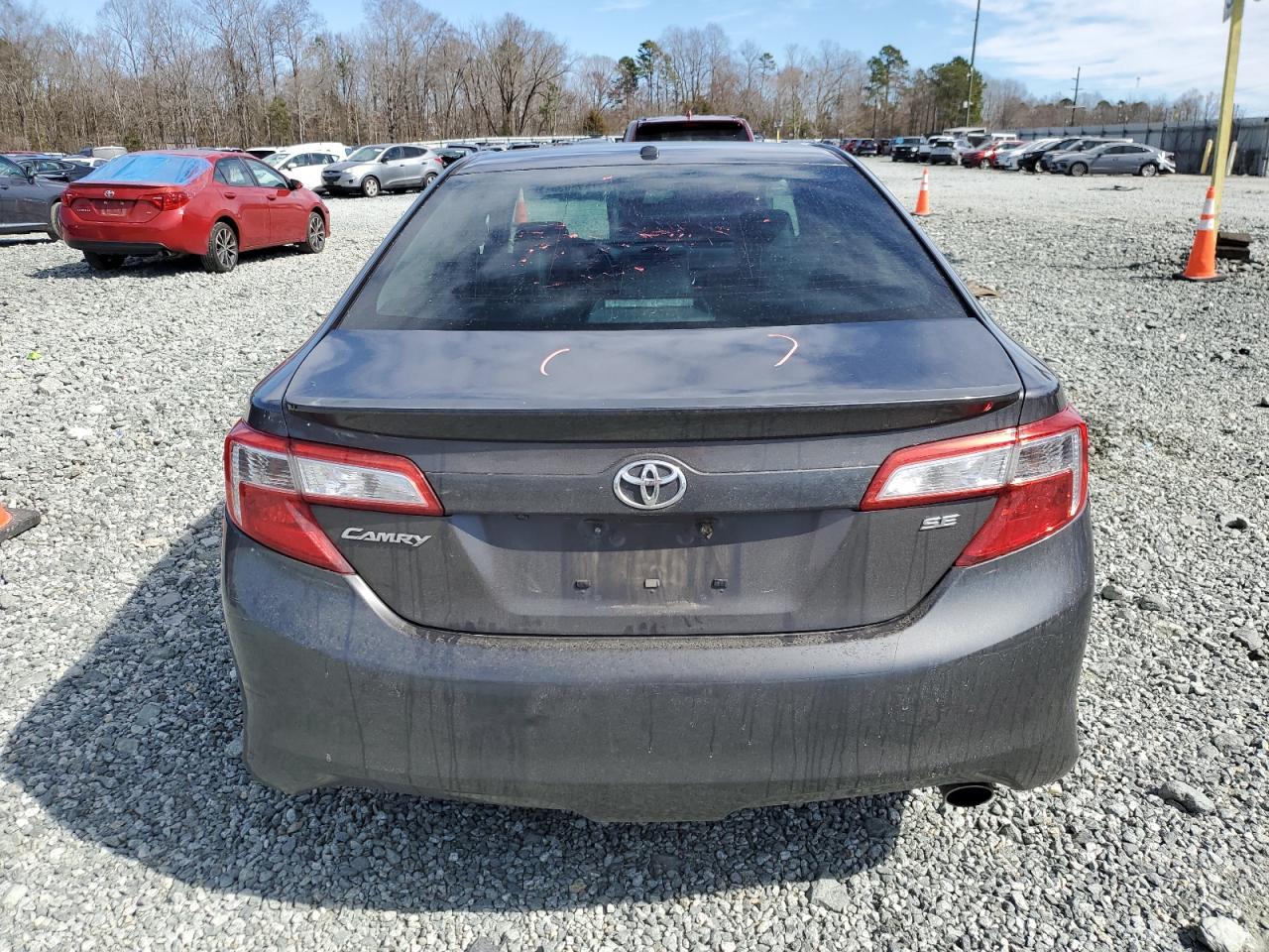2014 Toyota Camry - Image 6