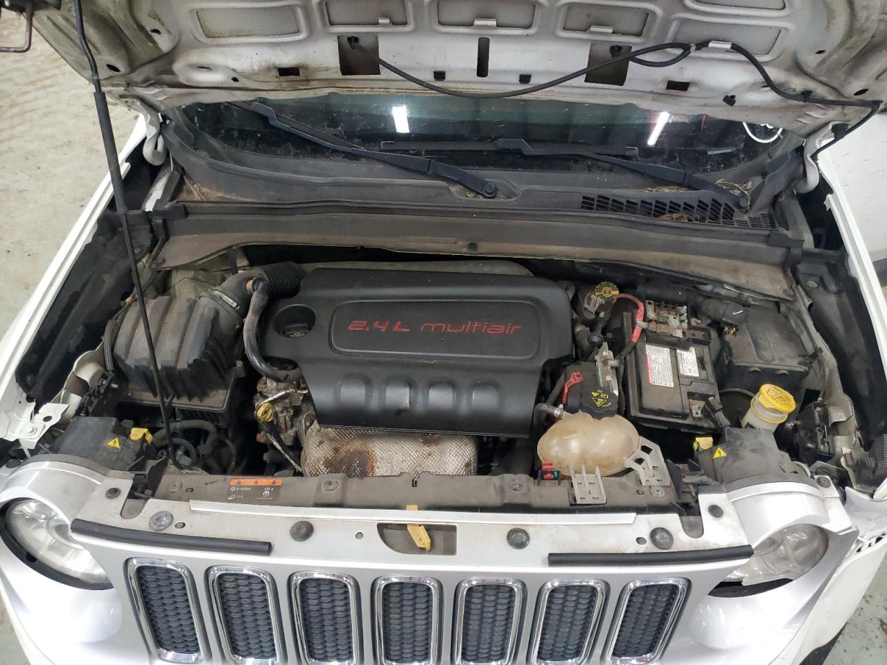 2017 Jeep Renegade - Image 11
