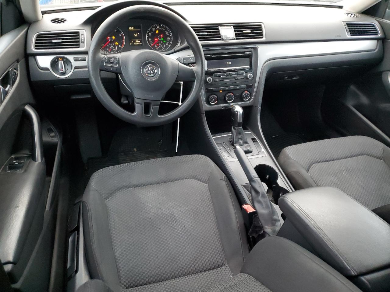 2015 Volkswagen Passat - Image 8