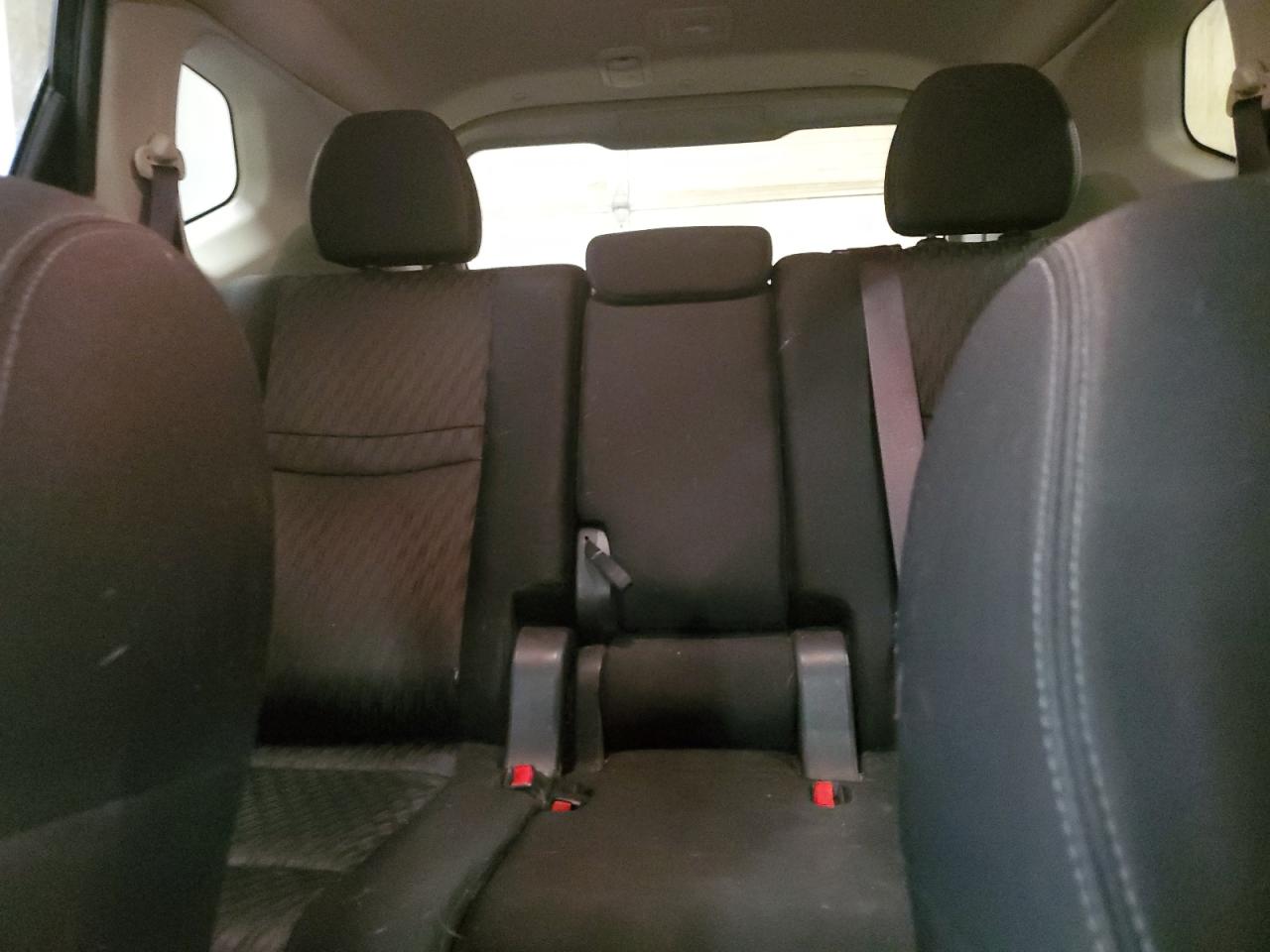 2017 Nissan Rogue - Image 10
