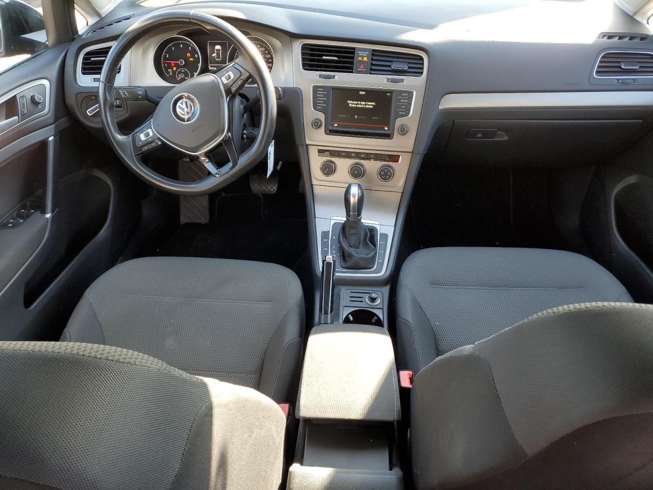 2016 Volkswagen Golf - Image 8