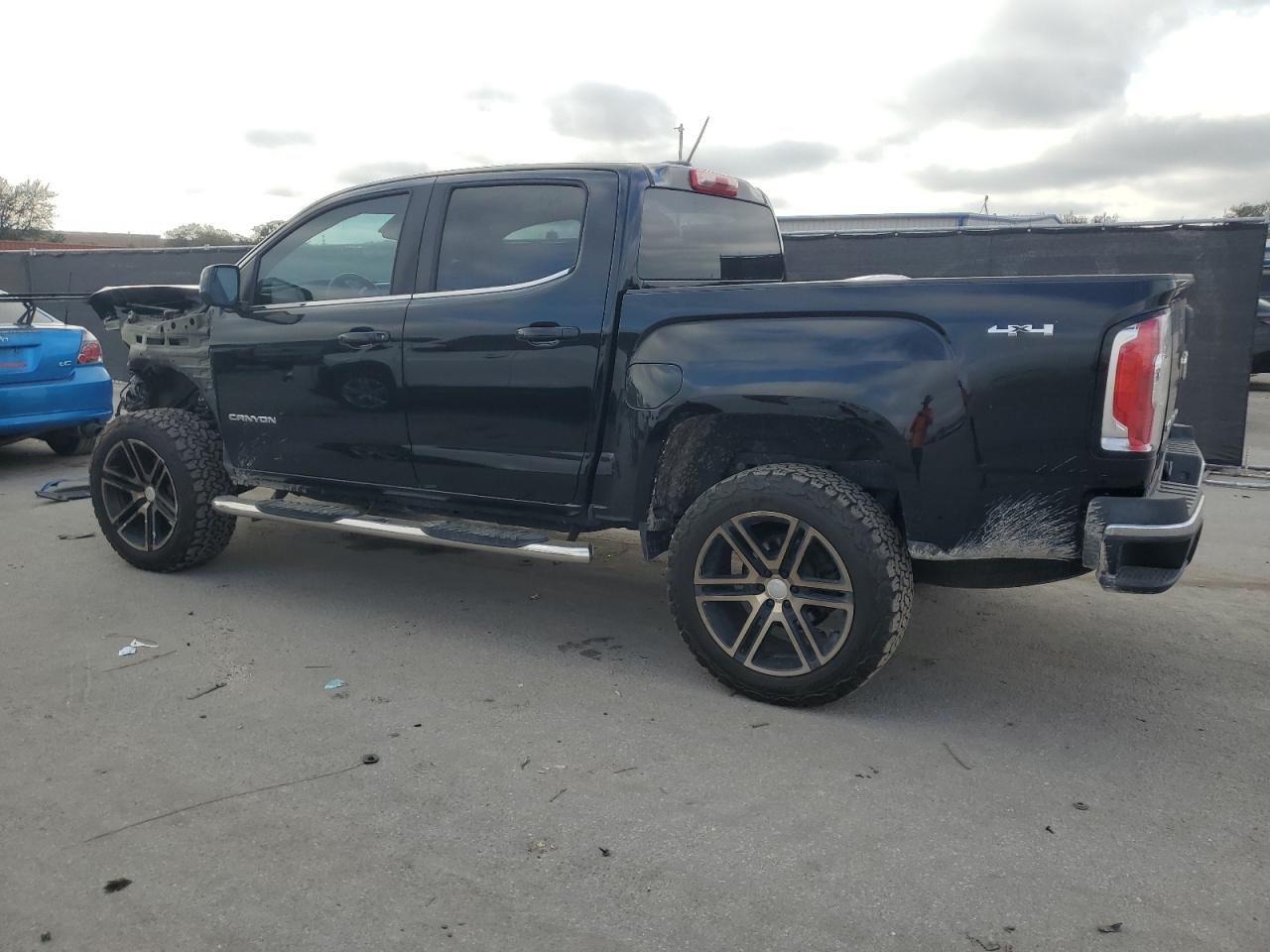 2018 GMC Canyon - Image 2
