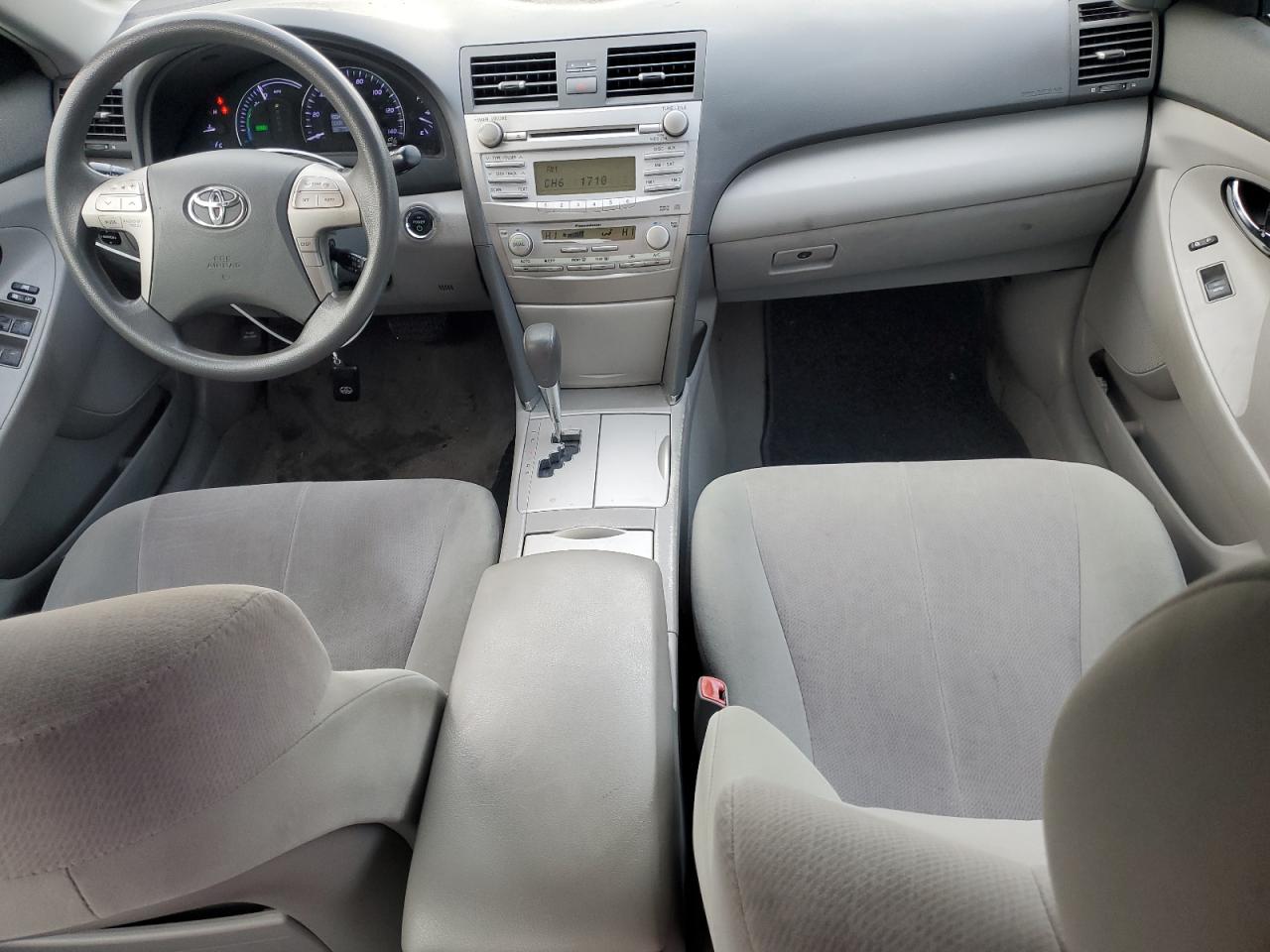 2011 Toyota Camry - Image 8