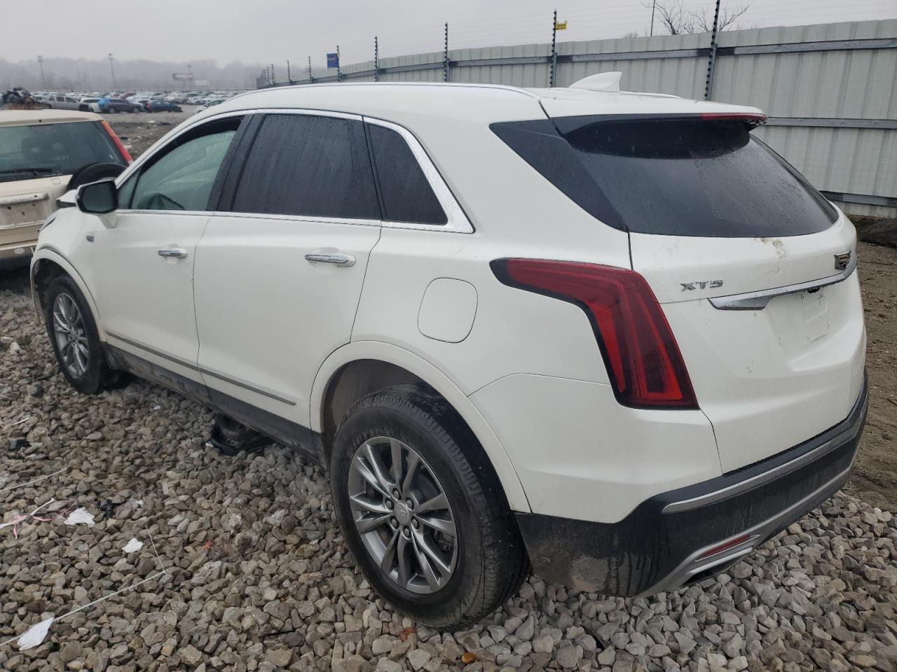 2021 Cadillac XT5 - Image 2