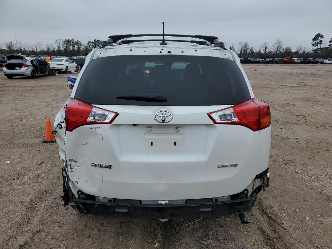2015 Toyota RAV 4 - Image 6