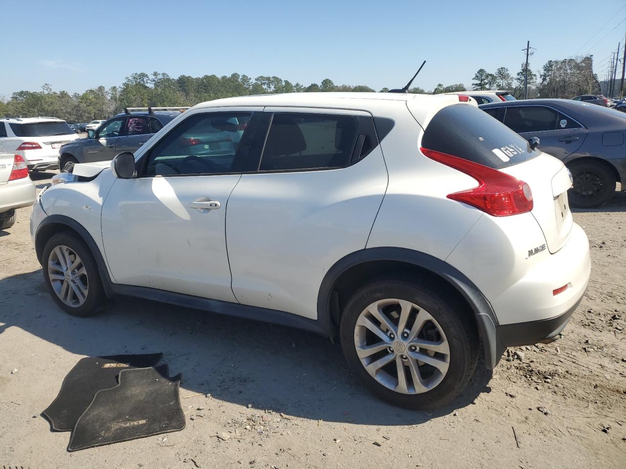 2013 Nissan Juke - Image 2