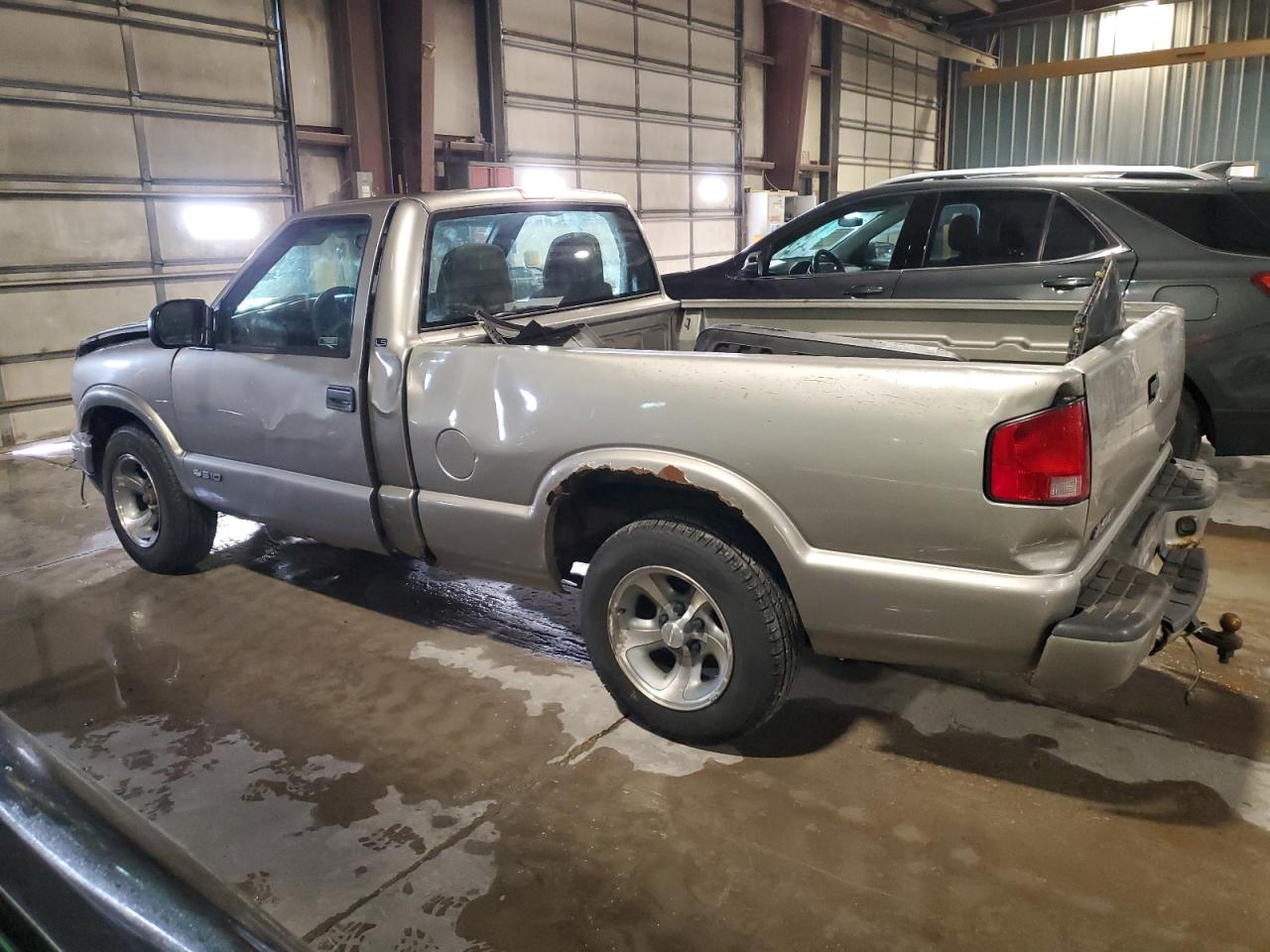 2001 Chevrolet S-10 Pickup - Image 2