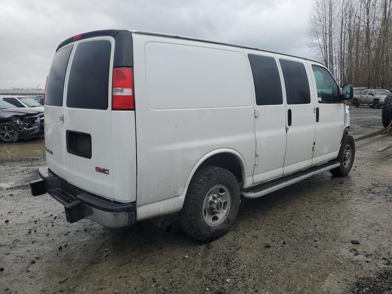 2017 GMC Savana - Image 3