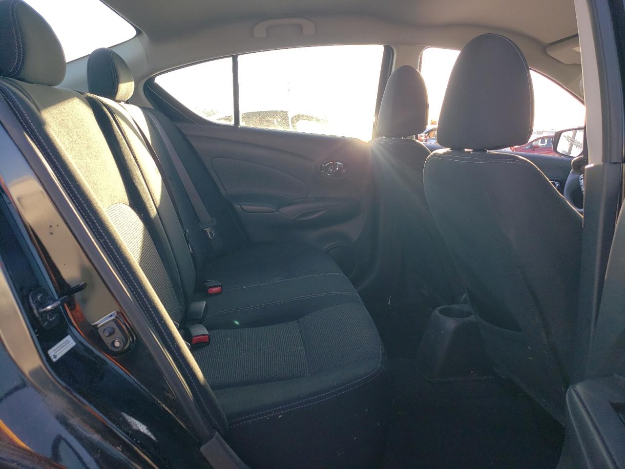 2018 Nissan Versa - Image 10