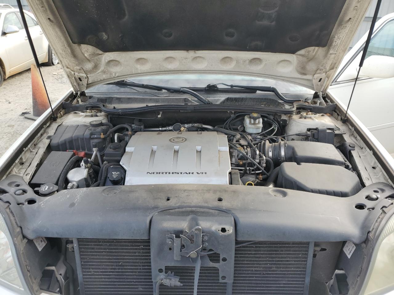 2004 Cadillac De Ville - Image 11