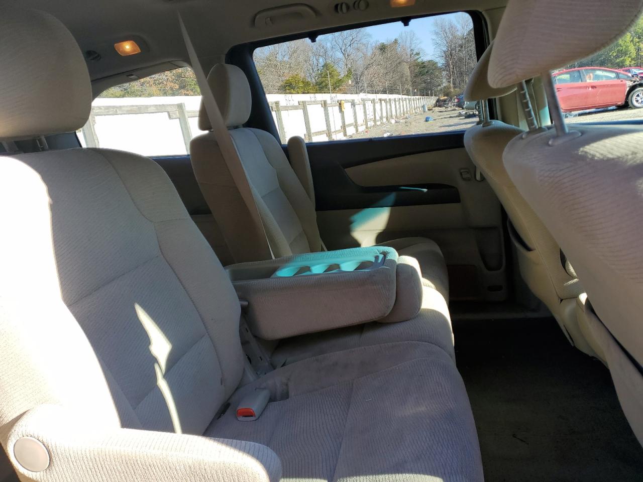 2011 Honda Odyssey - Image 11