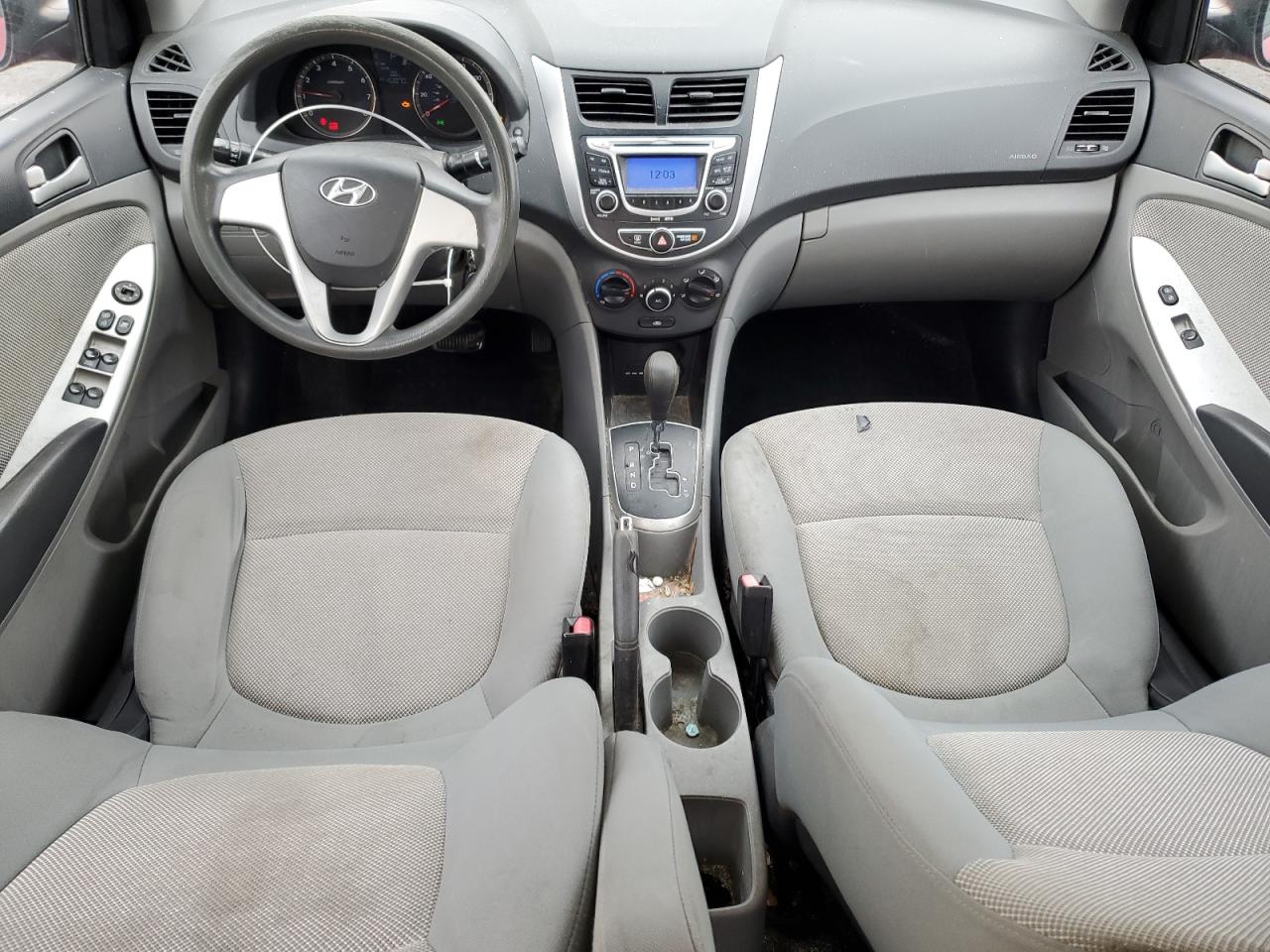 2013 Hyundai Accent - Image 8