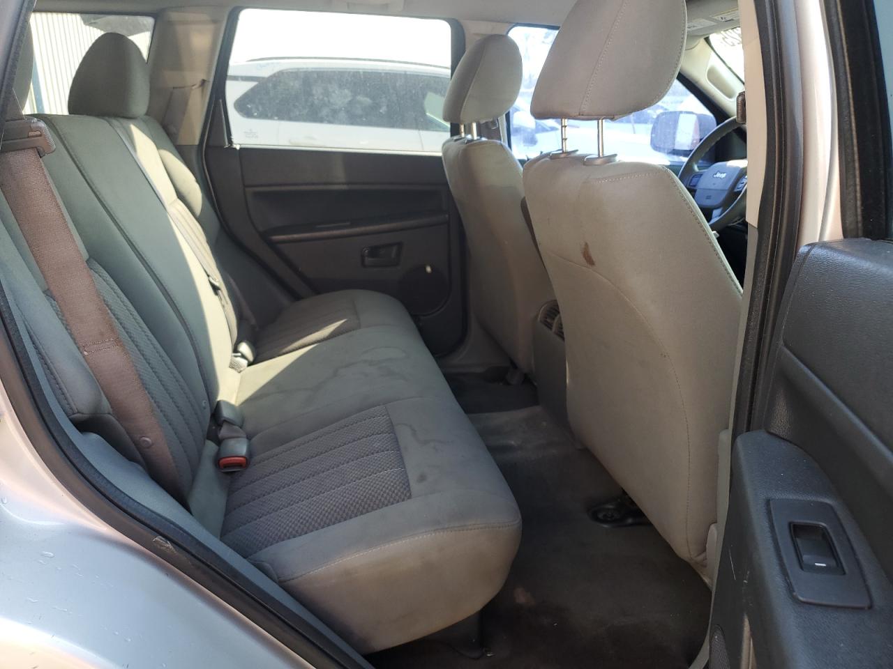2006 Jeep Grand Cherokee - Image 11