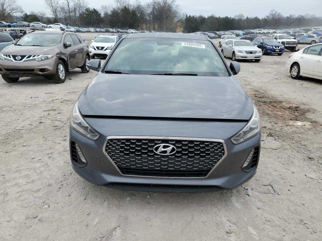 2018 Hyundai Elantra - Image 5